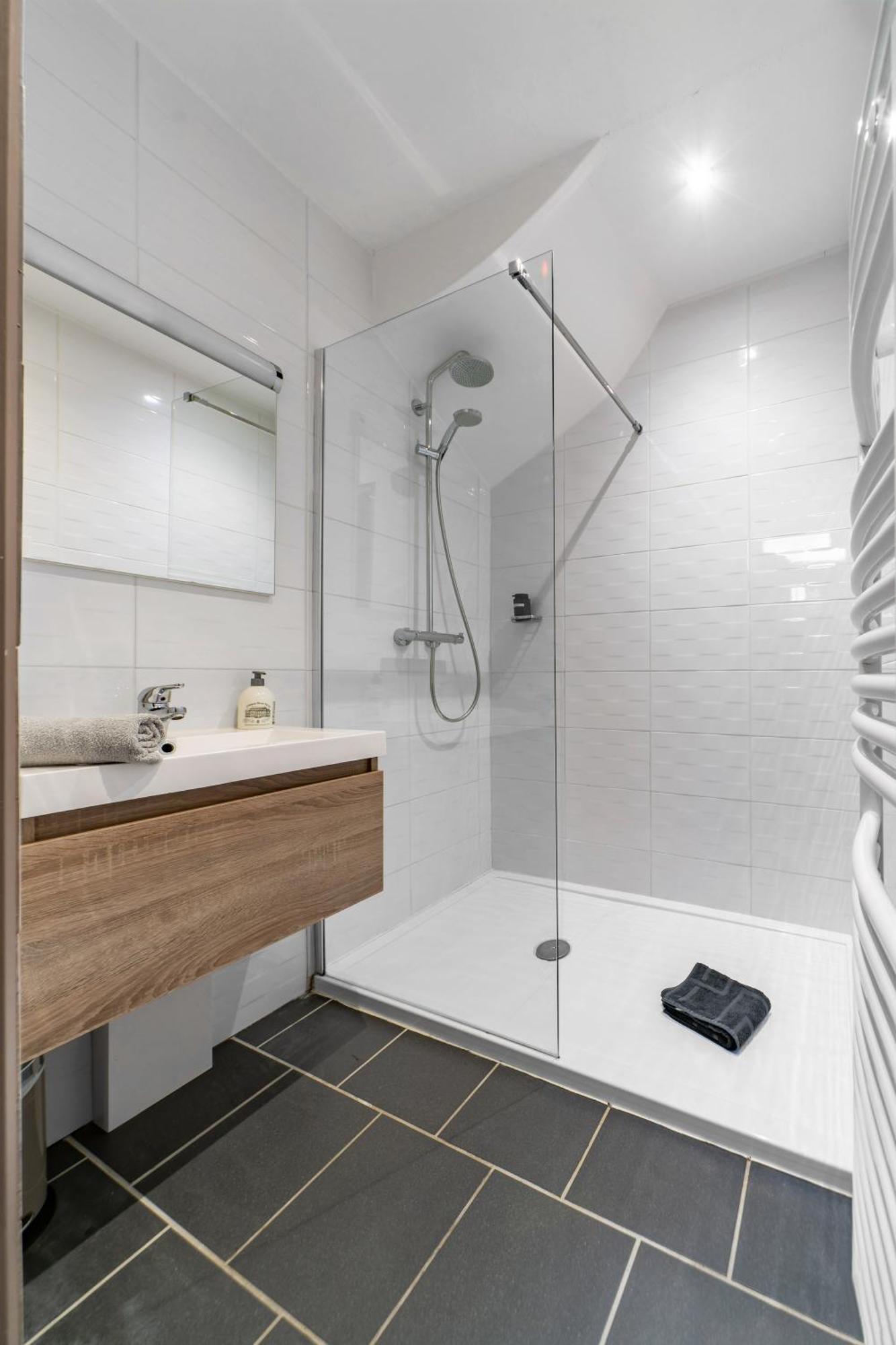 Le Vizier - Appartement Design Avec Parking En Centre Ville Vichy Ngoại thất bức ảnh