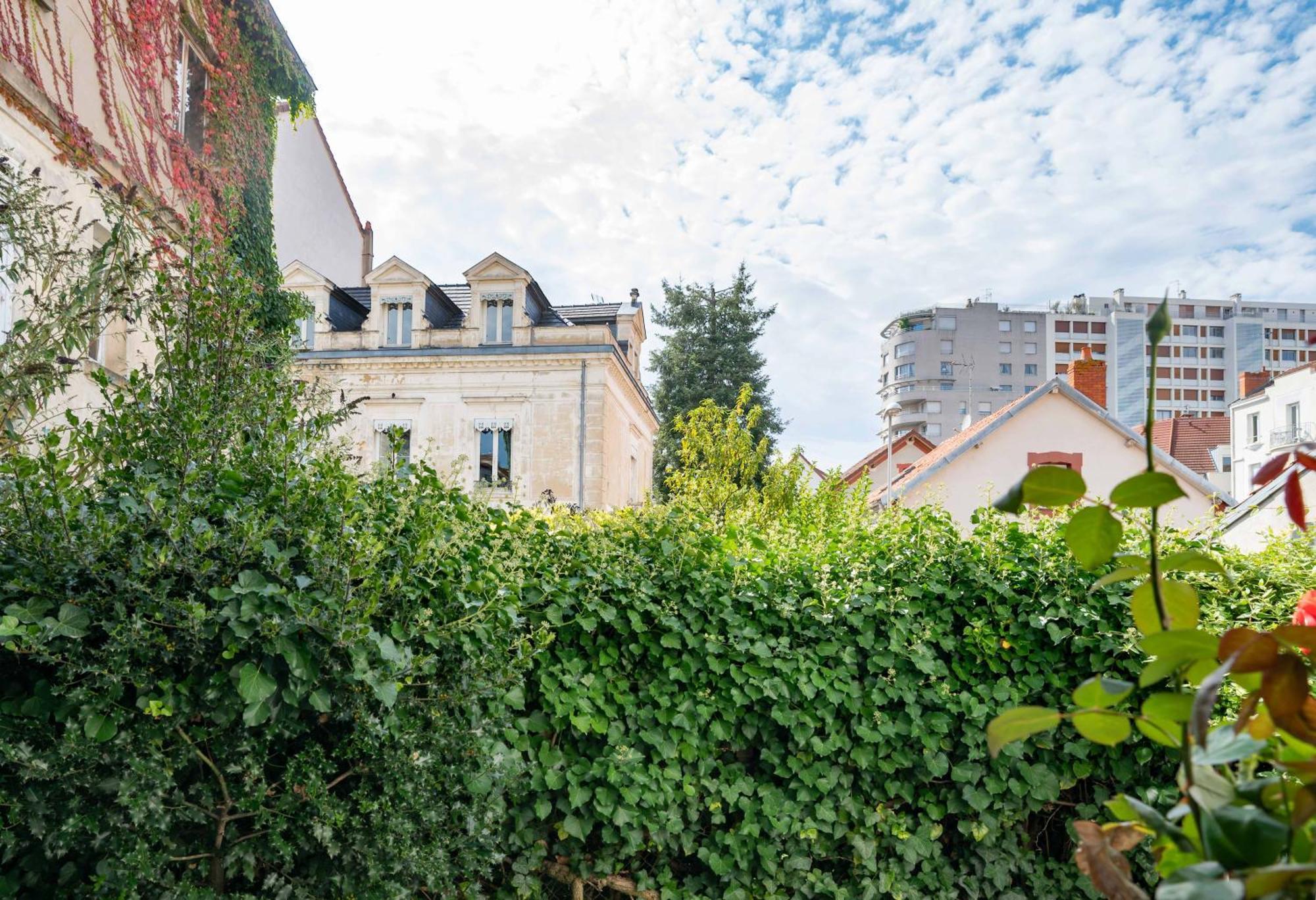 Le Vizier - Appartement Design Avec Parking En Centre Ville Vichy Ngoại thất bức ảnh